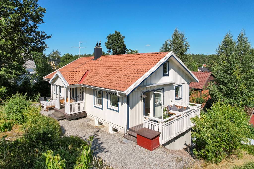takomlaggningar tegelpannor smahus platarbeten uthamra vallentuna stockholm