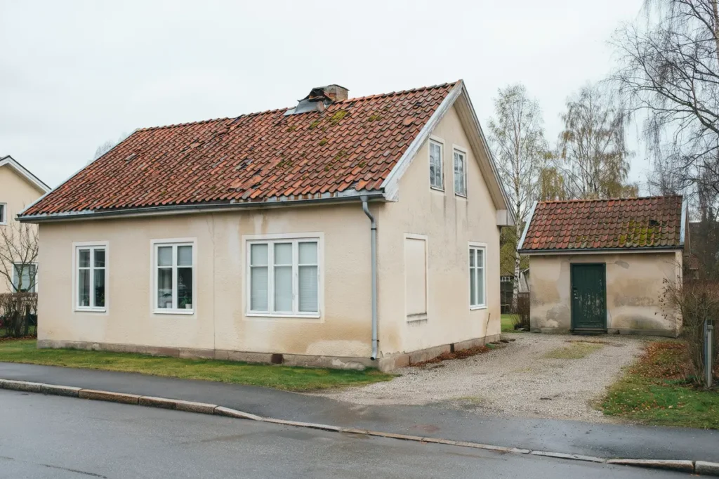 takets livsl ngd tecken p att det r dags att renovera innan skadorna blir dyra
